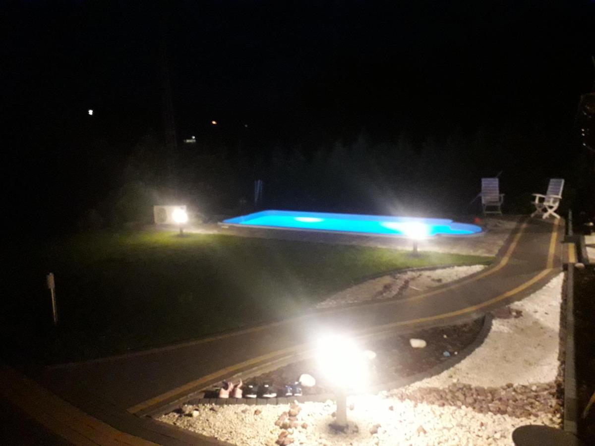 Jaskowa Chata Bieszczady Apartament Z Basenem Baligród Eksteriør billede