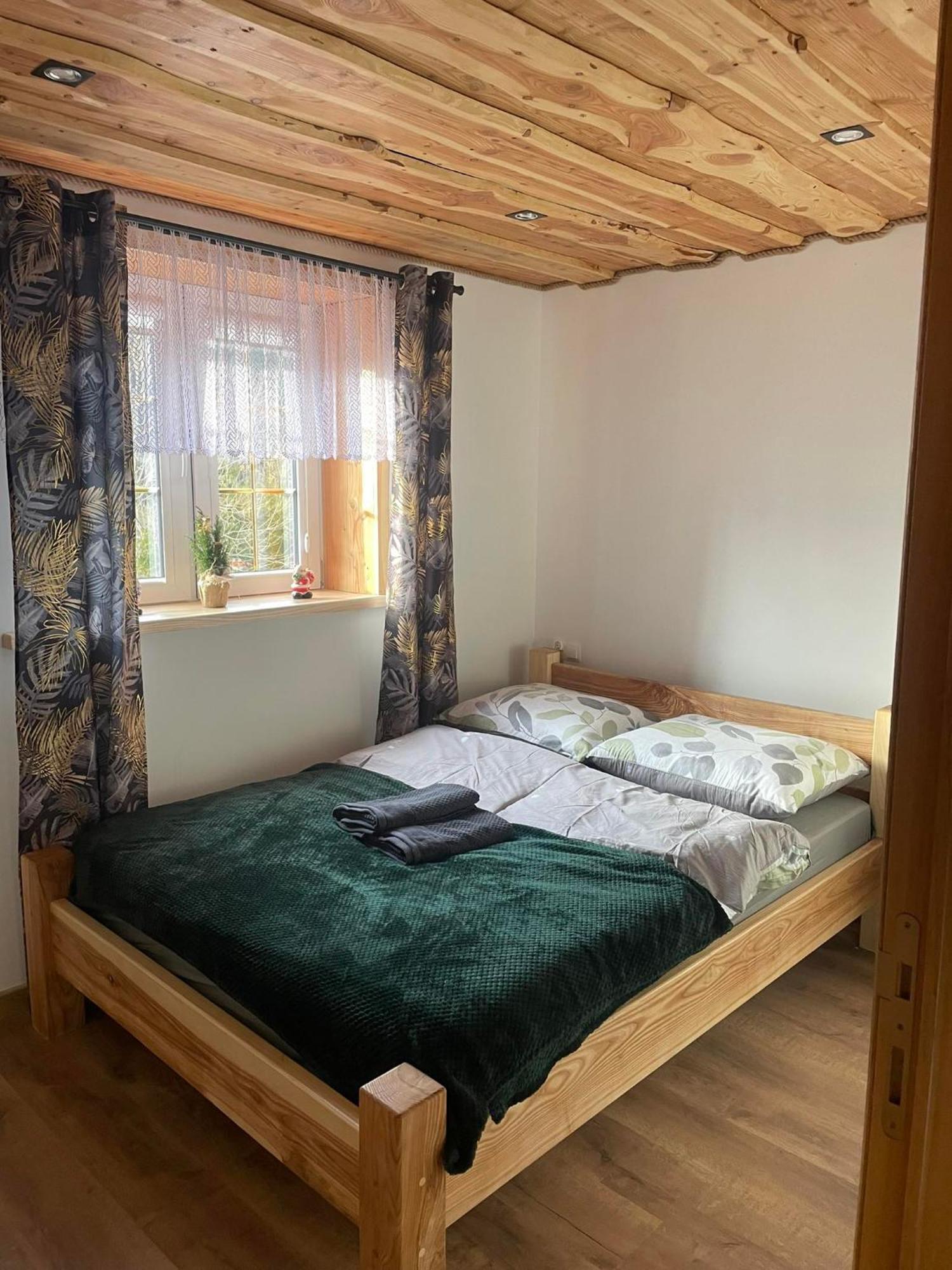 Jaskowa Chata Bieszczady Apartament Z Basenem Baligród Eksteriør billede