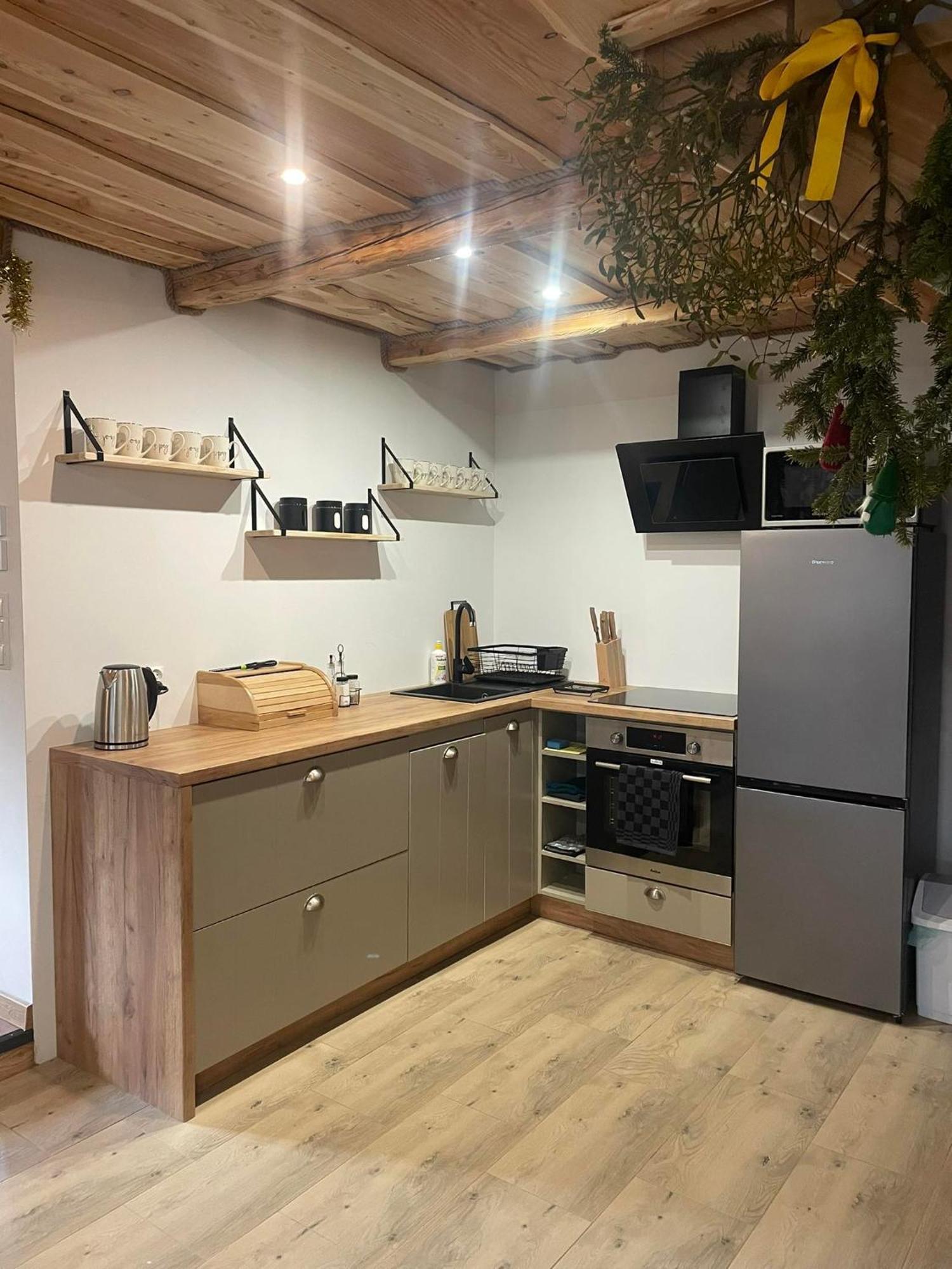 Jaskowa Chata Bieszczady Apartament Z Basenem Baligród Eksteriør billede
